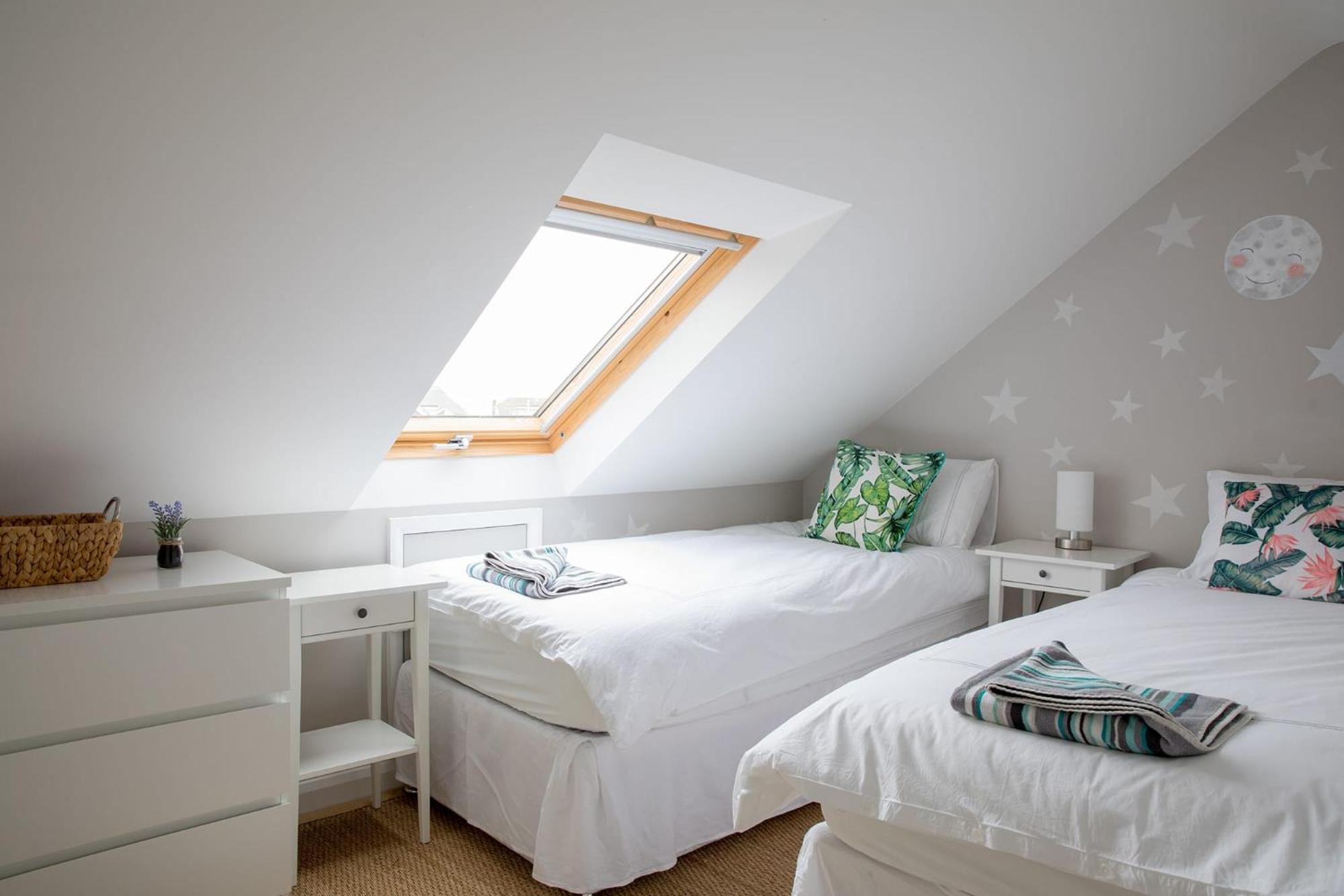 Family Seaside Retreat - 5 Minutes To Beach West Wittering Exteriör bild