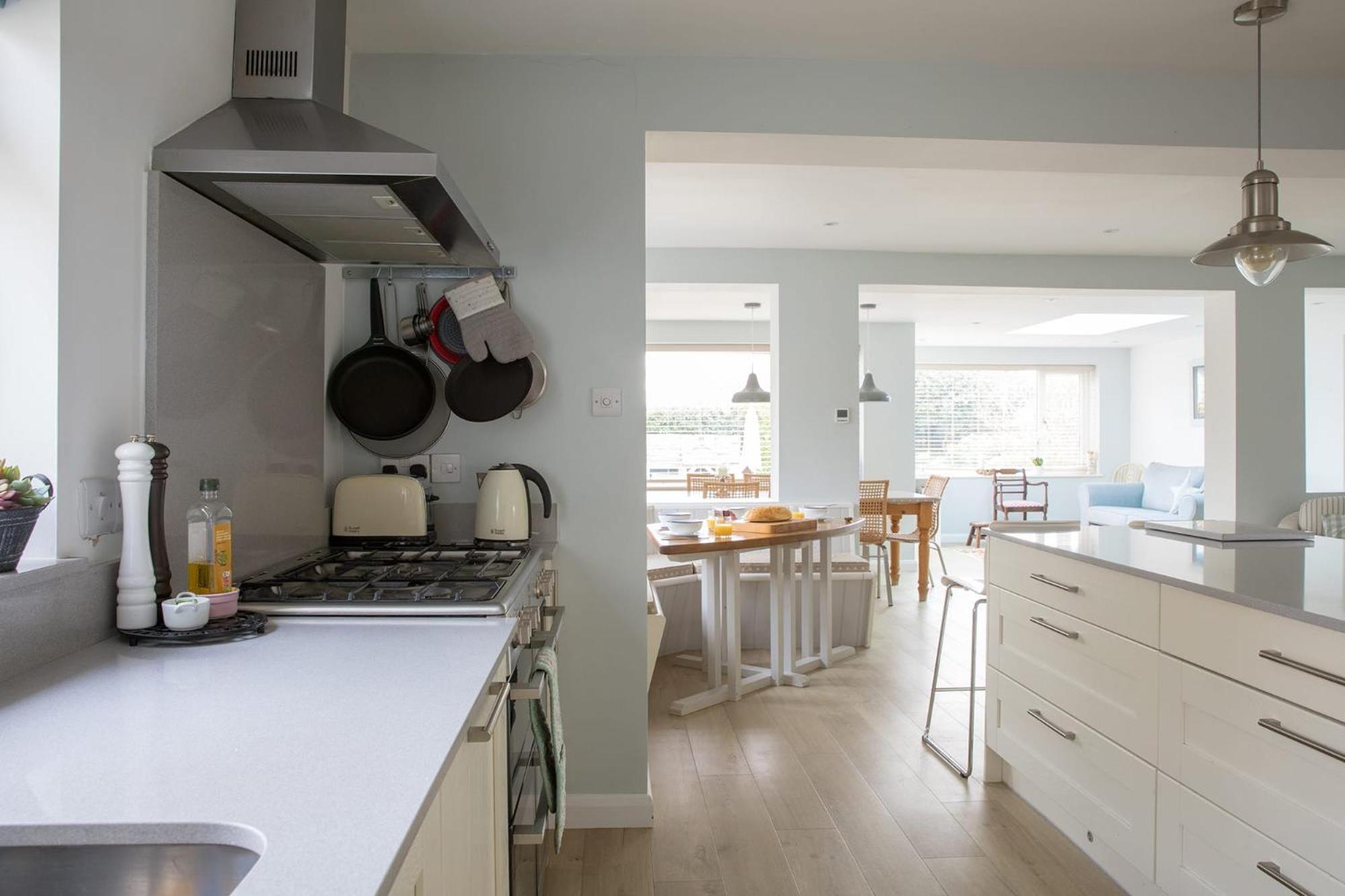 Family Seaside Retreat - 5 Minutes To Beach West Wittering Exteriör bild